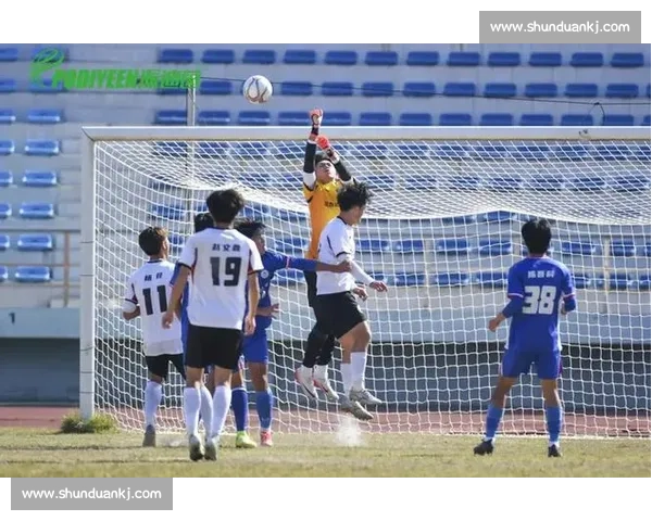 强强对话足球赛事精彩回顾 两队巅峰对决带来激烈战况 - 副本